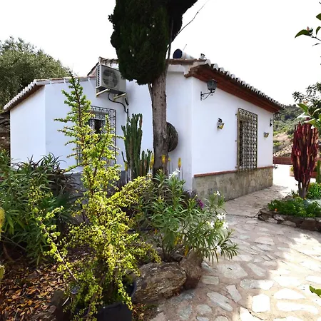 Charming With Private Pool Near Willa